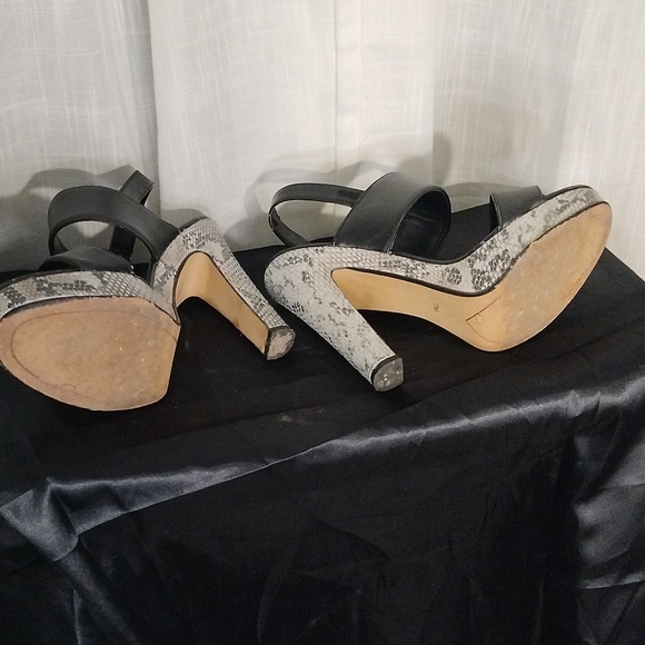 Halogen Black Leather Snake Print Heel Sandals Size 7M - Picture 4 of 4